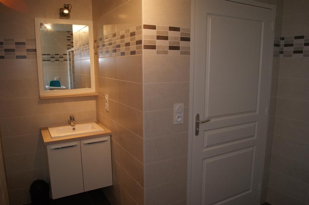 Au Fil De L'Eau - Le Bord De Rance Apartment ดีน็อง ภายนอก รูปภาพ
