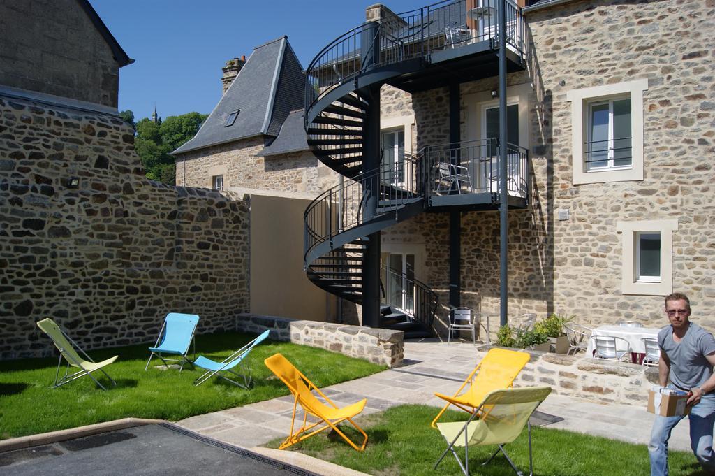 Au Fil De L'Eau - Le Bord De Rance Apartment ดีน็อง ภายนอก รูปภาพ