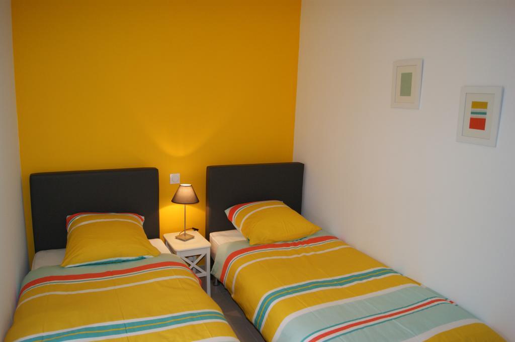 Au Fil De L'Eau - Le Bord De Rance Apartment ดีน็อง ภายนอก รูปภาพ