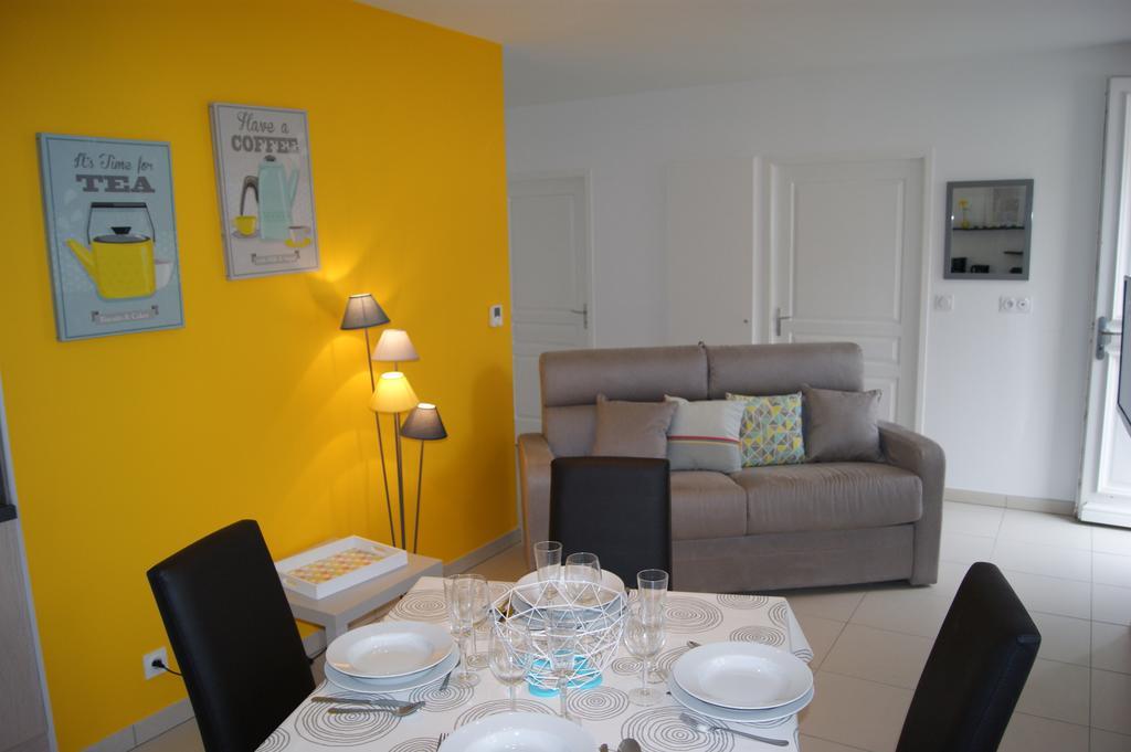 Au Fil De L'Eau - Le Bord De Rance Apartment ดีน็อง ห้อง รูปภาพ