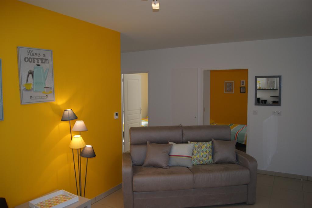 Au Fil De L'Eau - Le Bord De Rance Apartment ดีน็อง ภายนอก รูปภาพ